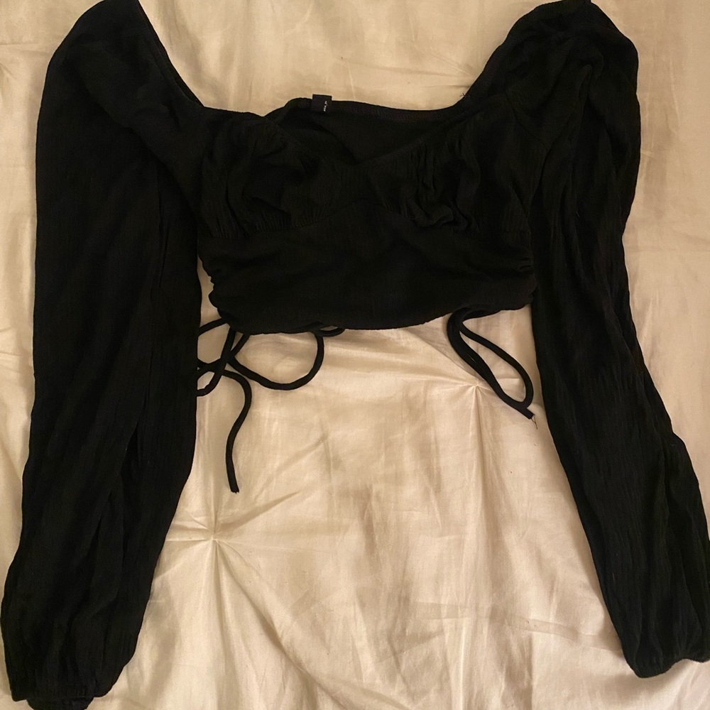 Cropped long sleeve top